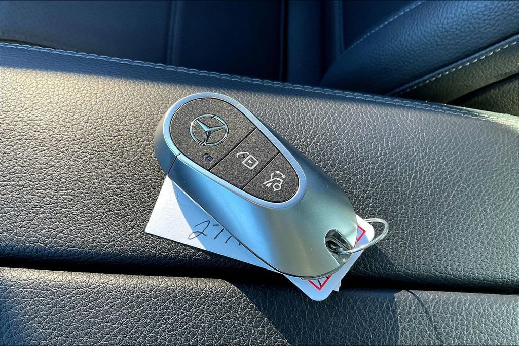 Used 2025 Mercedes-Benz C 300 4MATIC Sedan image 10