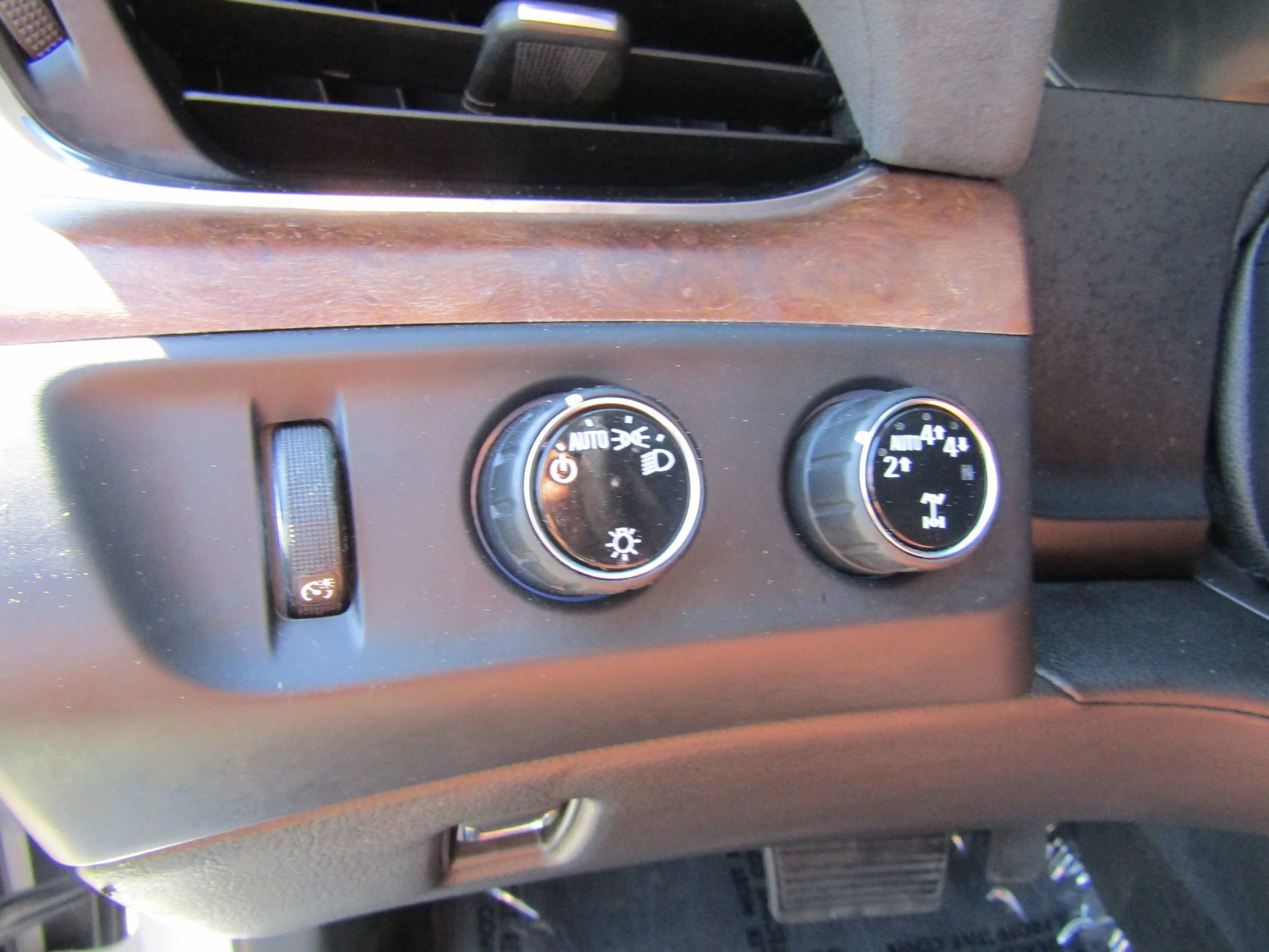 Used 2017 Cadillac Escalade Premium Luxury image 23