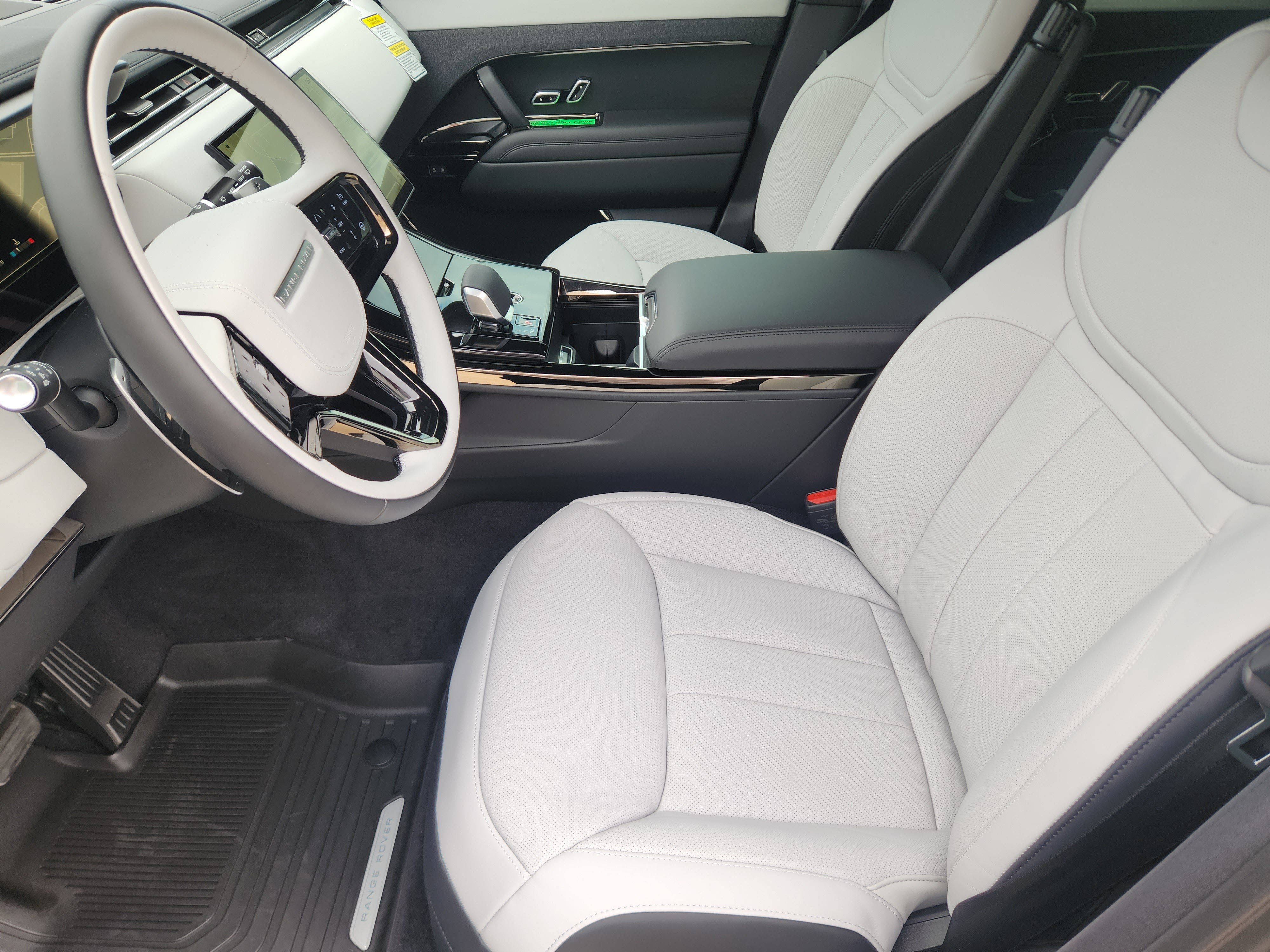 New 2026 Land Rover Range Rover Sport Dynamic SE AWD/4WD image 8