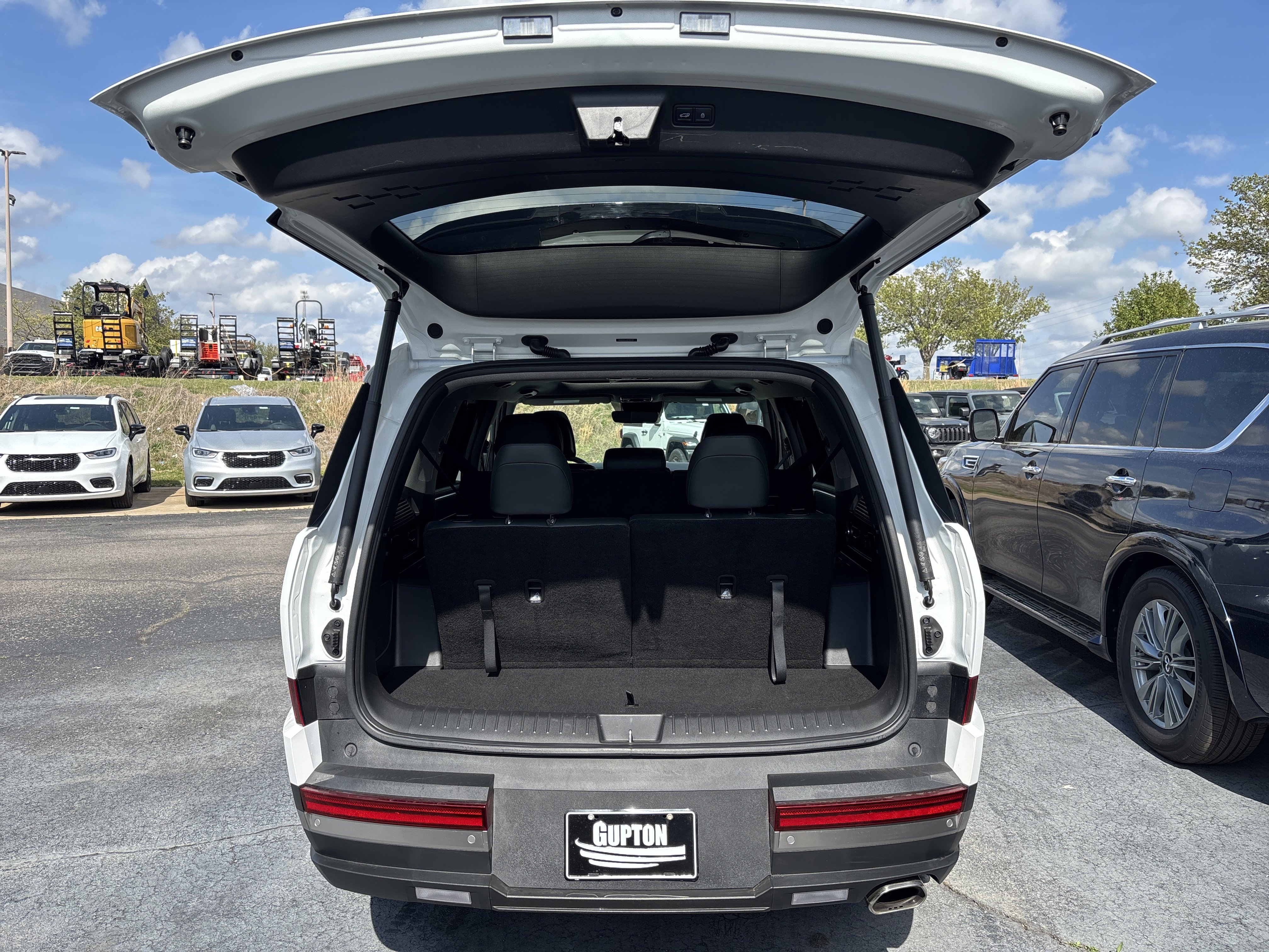 Used 2024 Hyundai Santa Fe Limited image 9