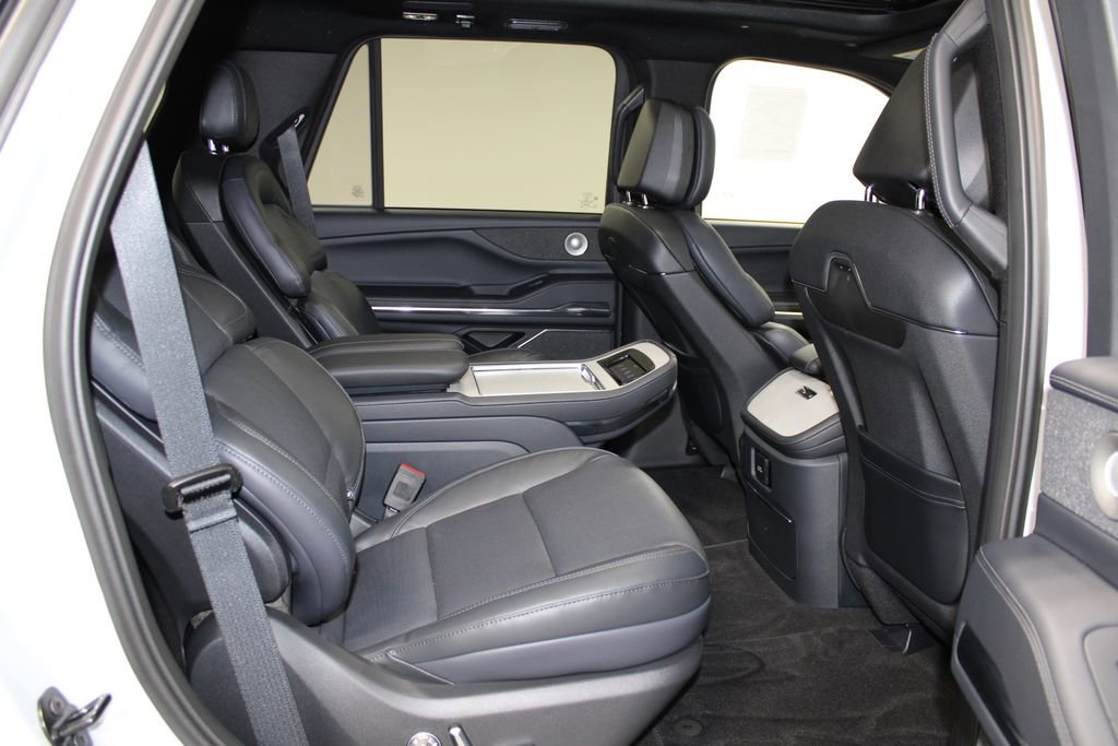 New 2025 Lincoln Navigator Reserve w/ Jet Appearance Package image 35