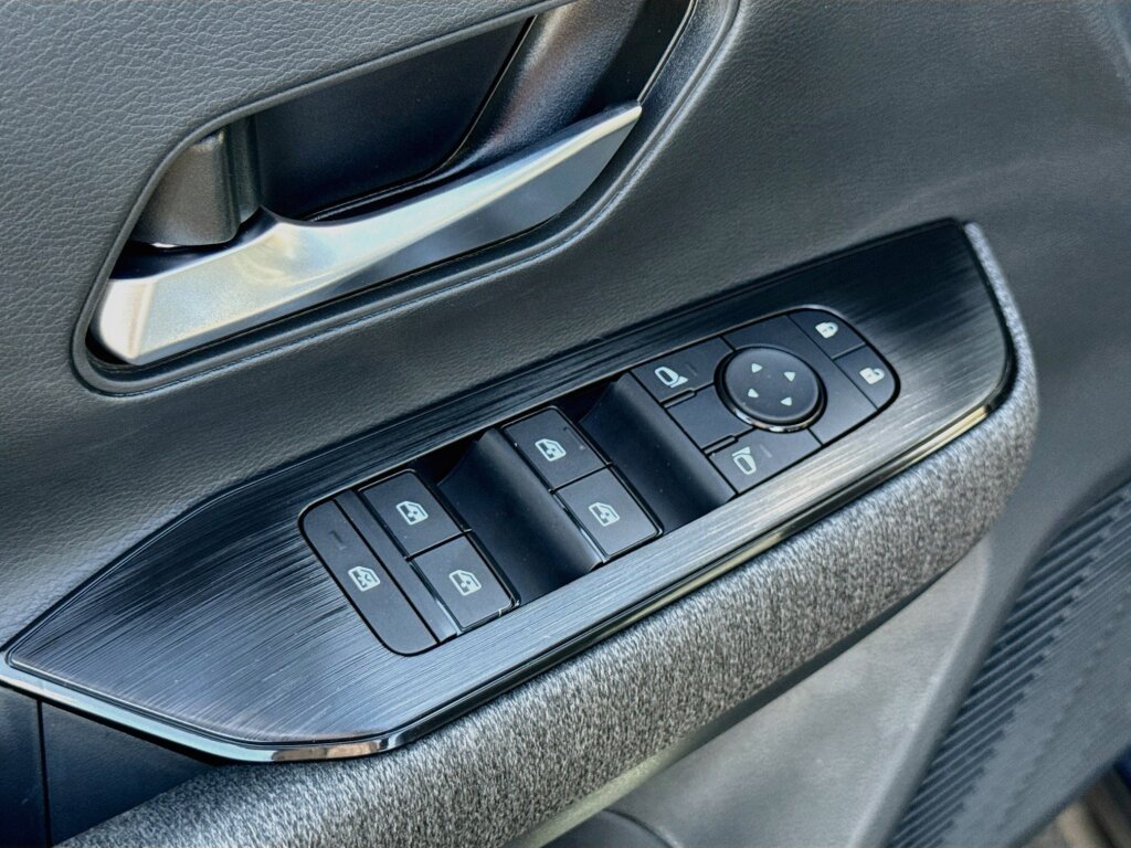 New 2027 Nissan Kicks SV AWD/4WD image 9