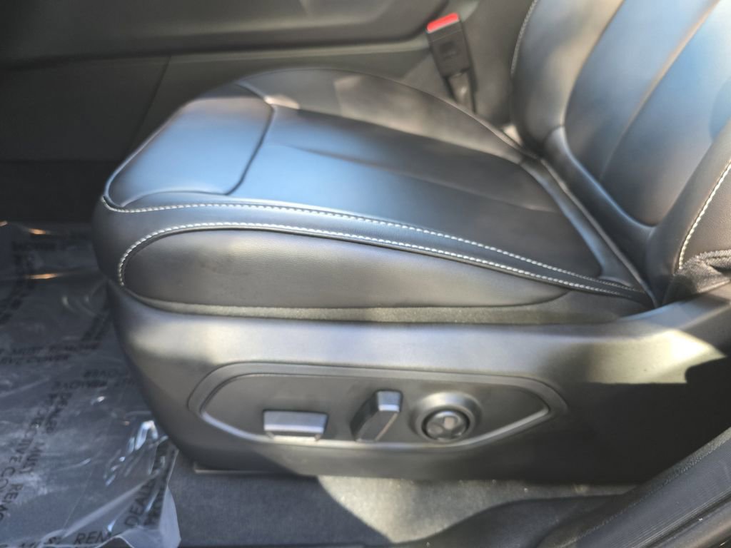 New 2025 Jeep Grand Cherokee L Limited w/ Black Appearance Package image 31