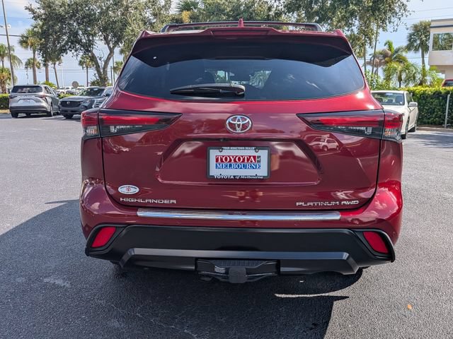 Used 2026 Toyota Highlander Platinum AWD/4WD image 4