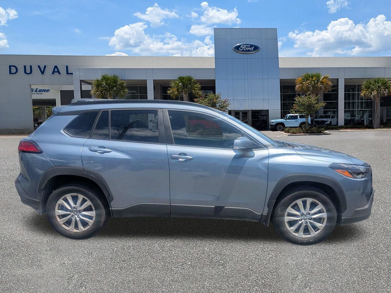 Used 2024 Toyota Corolla Cross LE FWD image 3
