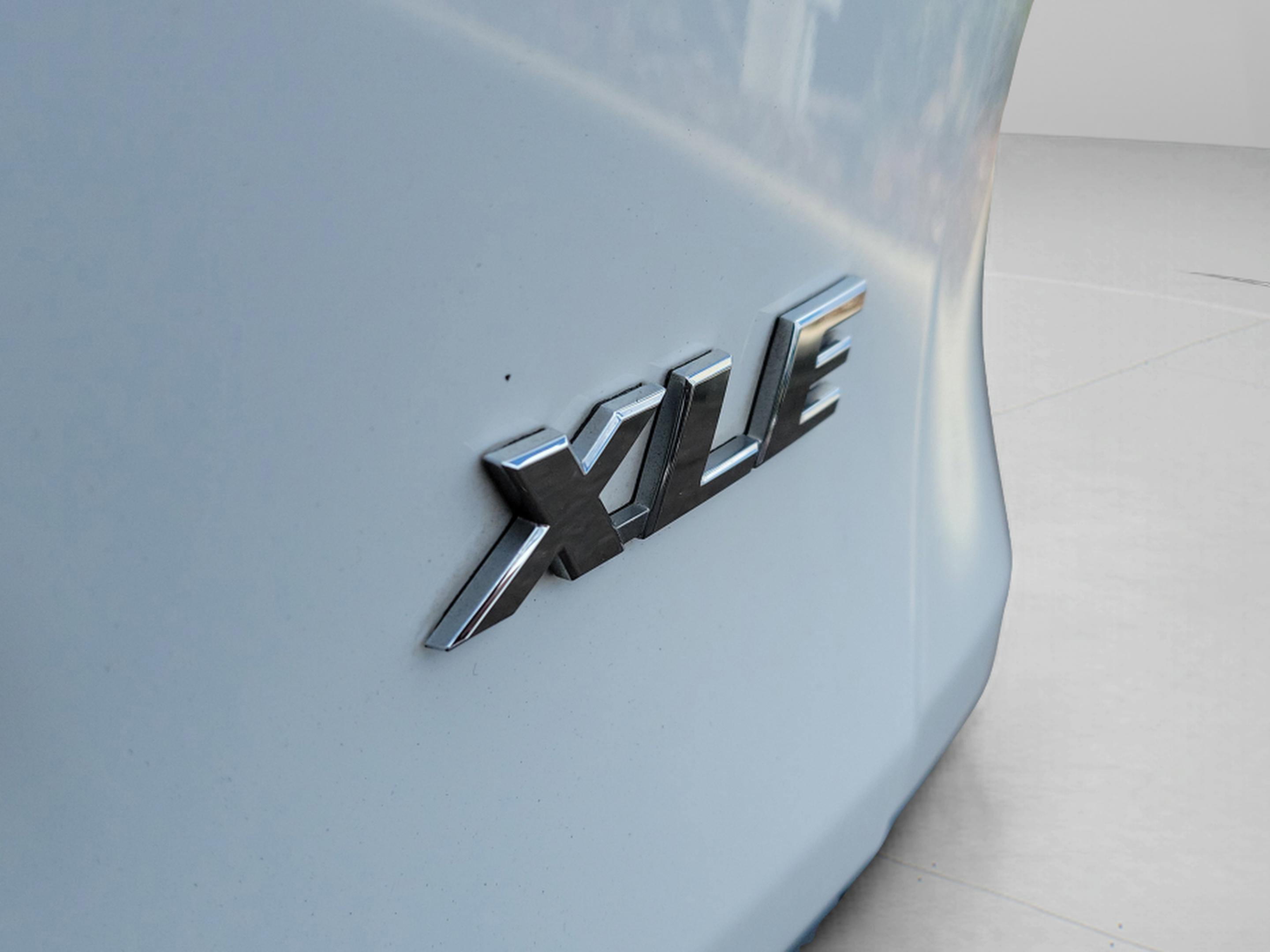 Used 2020 Toyota RAV4 XLE image 27