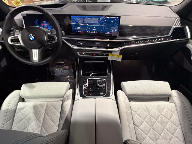 New 2026 BMW X7 xDrive40i w/ M Sport Package AWD/4WD image 12