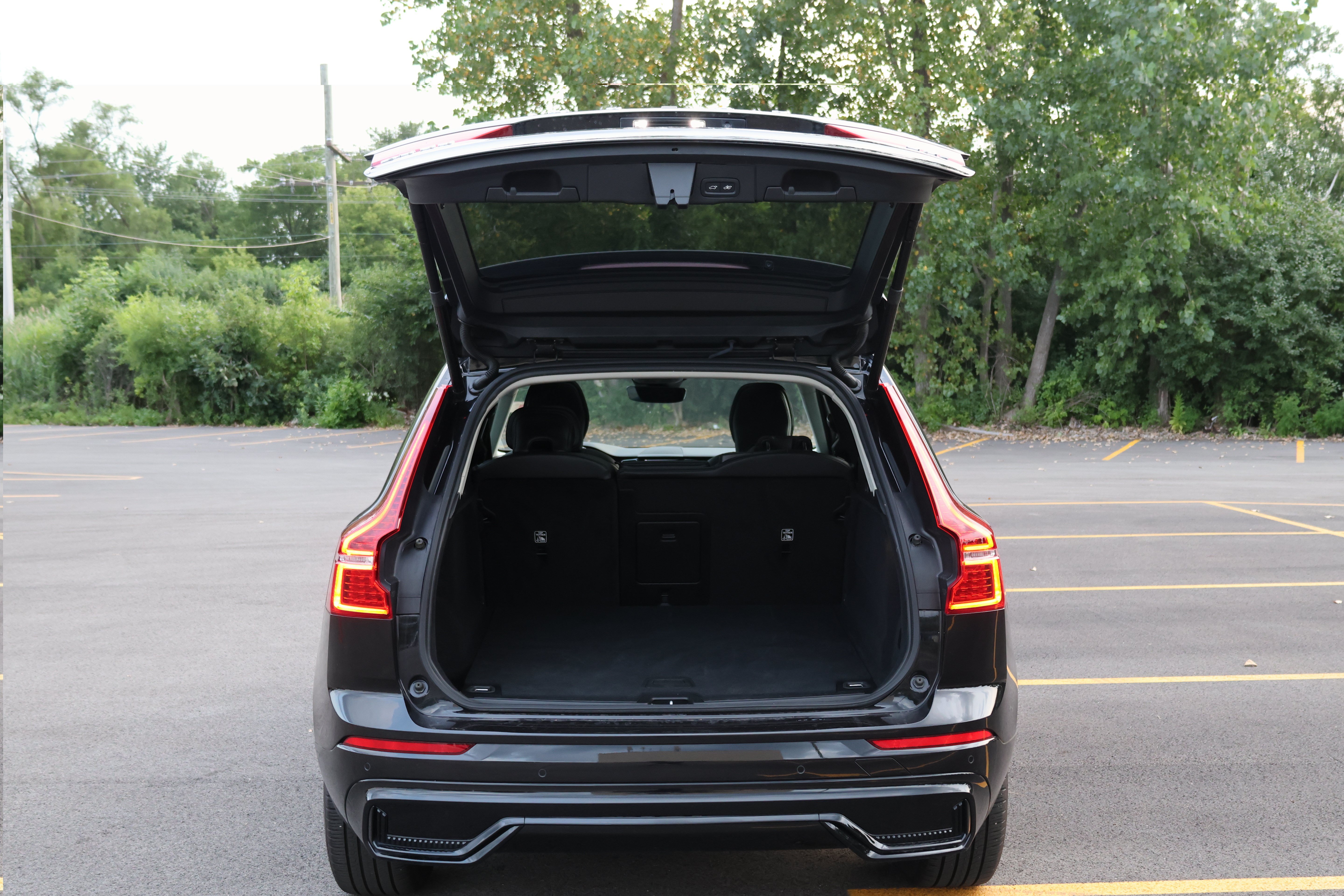 Used 2025 Volvo XC60 B5 Core AWD/4WD image 5