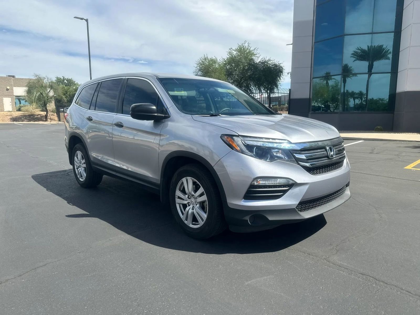Used 2016 Honda Pilot LX image 3