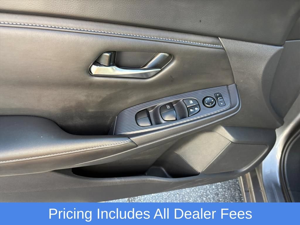 Certified 2023 Nissan Sentra SV FWD image 24
