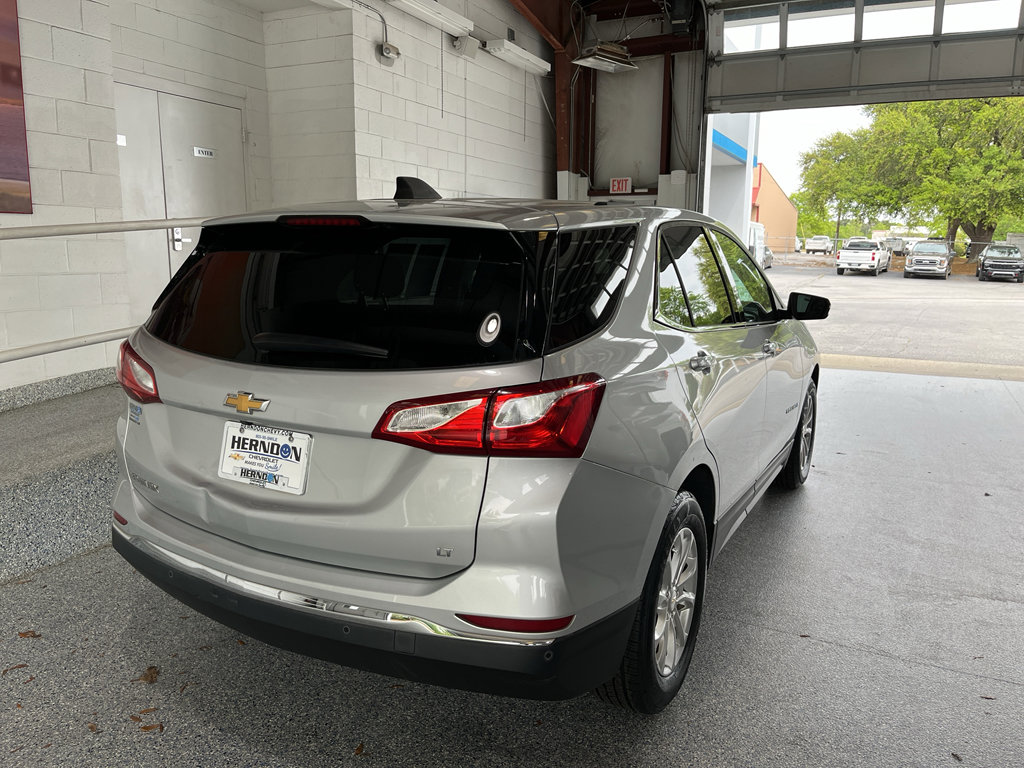 Used 2018 Chevrolet Equinox LT image 11