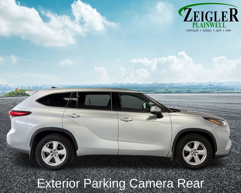 Used 2022 Toyota Highlander LE image 7