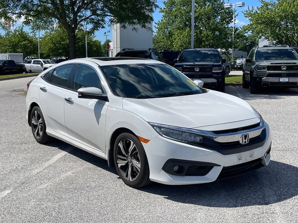 Used 2017 Honda Civic Touring image 3