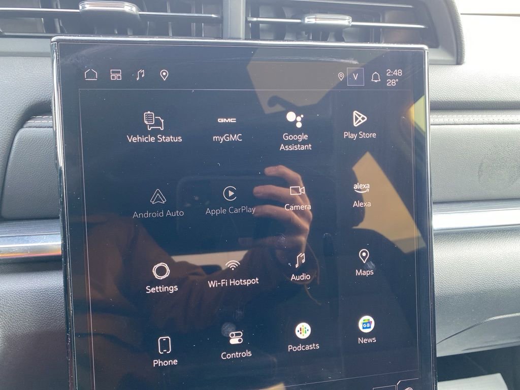 Used 2025 GMC Terrain Elevation w/ Technology Package II image 17