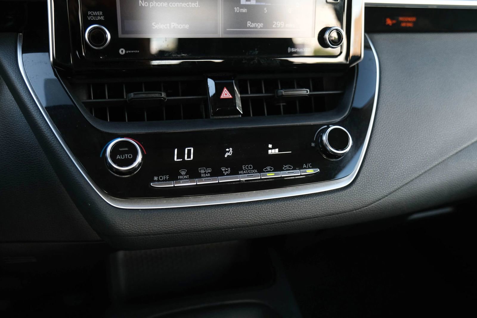 Used 2021 Toyota Corolla LE image 37