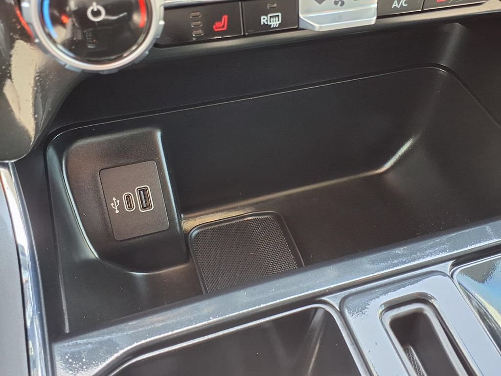 Used 2025 Ford F150 Lightning XLT AWD/4WD image 15