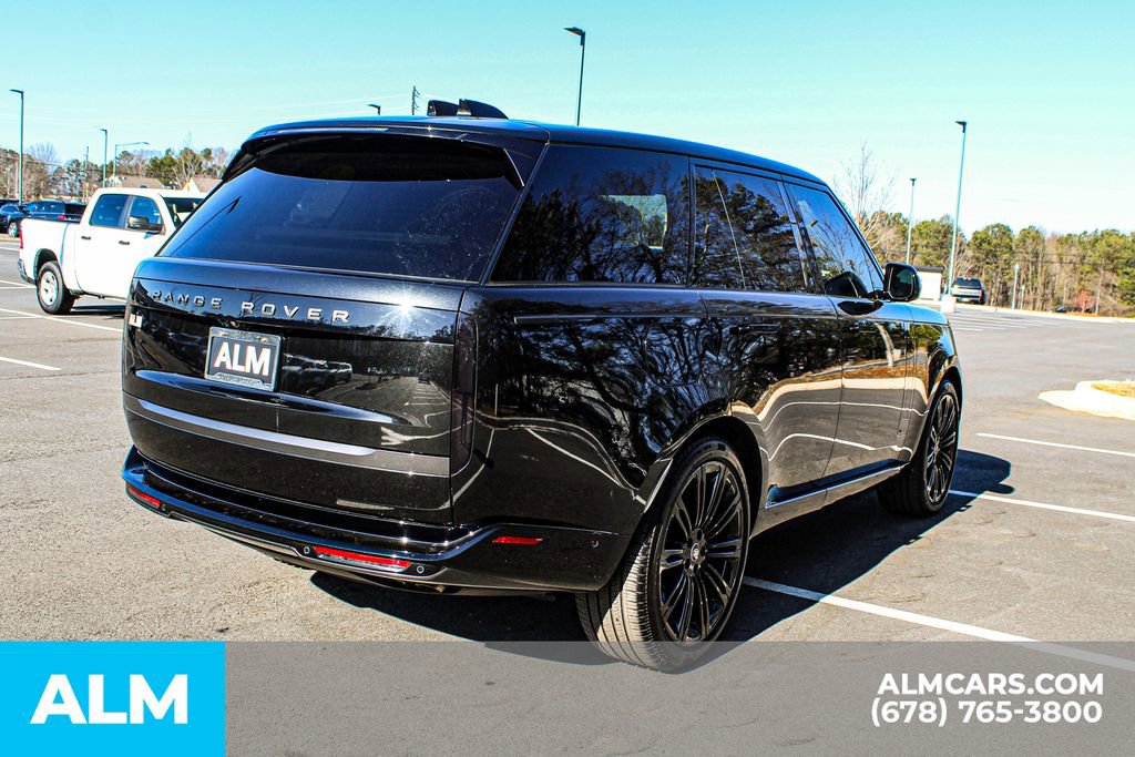 Used 2025 Land Rover Range Rover Autobiography image 5