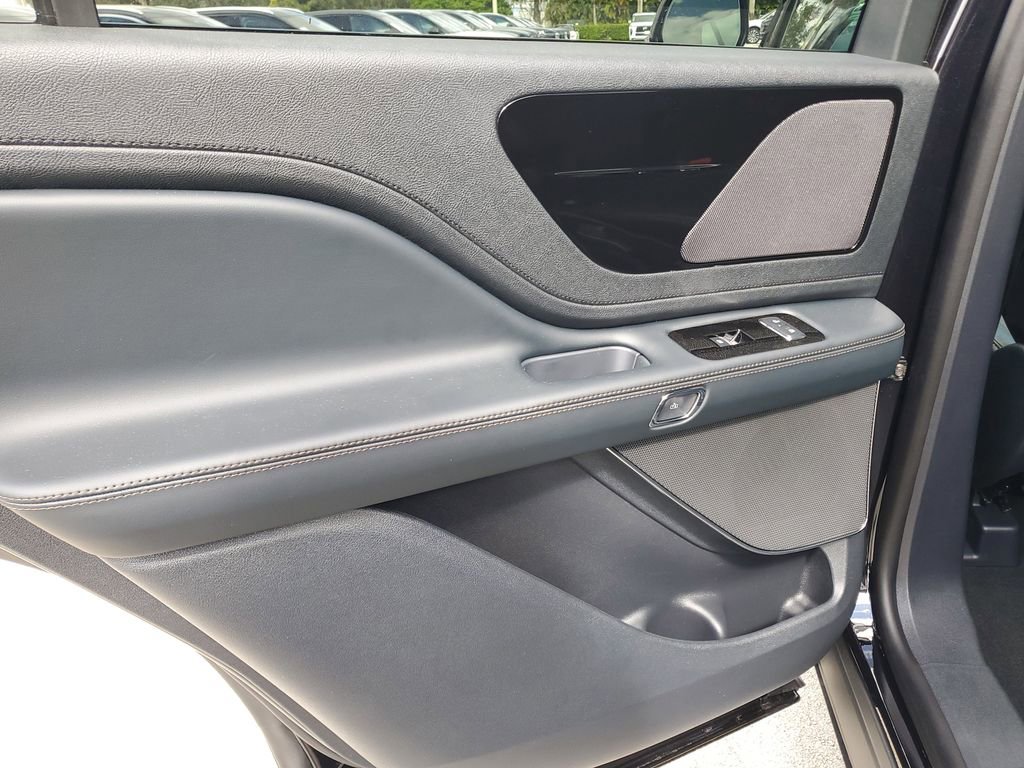 New 2026 Lincoln Aviator 2WD image 9