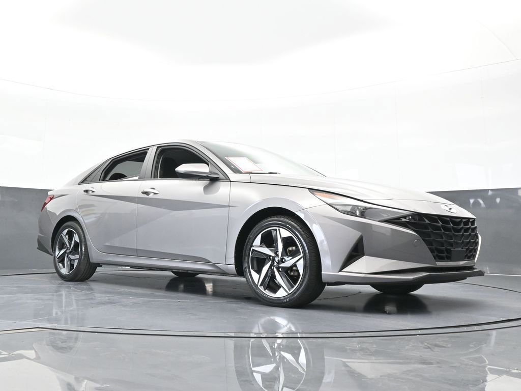 Used 2023 Hyundai Elantra SEL w/ Convenience Package image 59