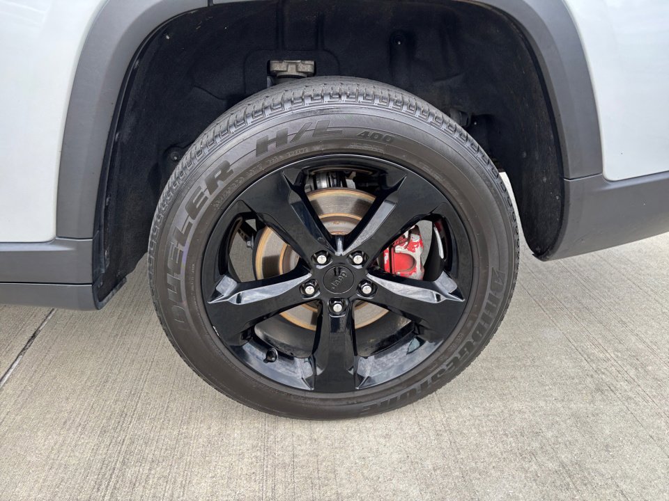 Used 2023 Jeep Grand Cherokee L Laredo image 26