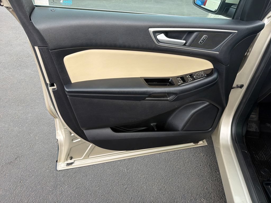Used 2018 Ford Edge SEL w/ Equipment Group 201A AWD/4WD image 10