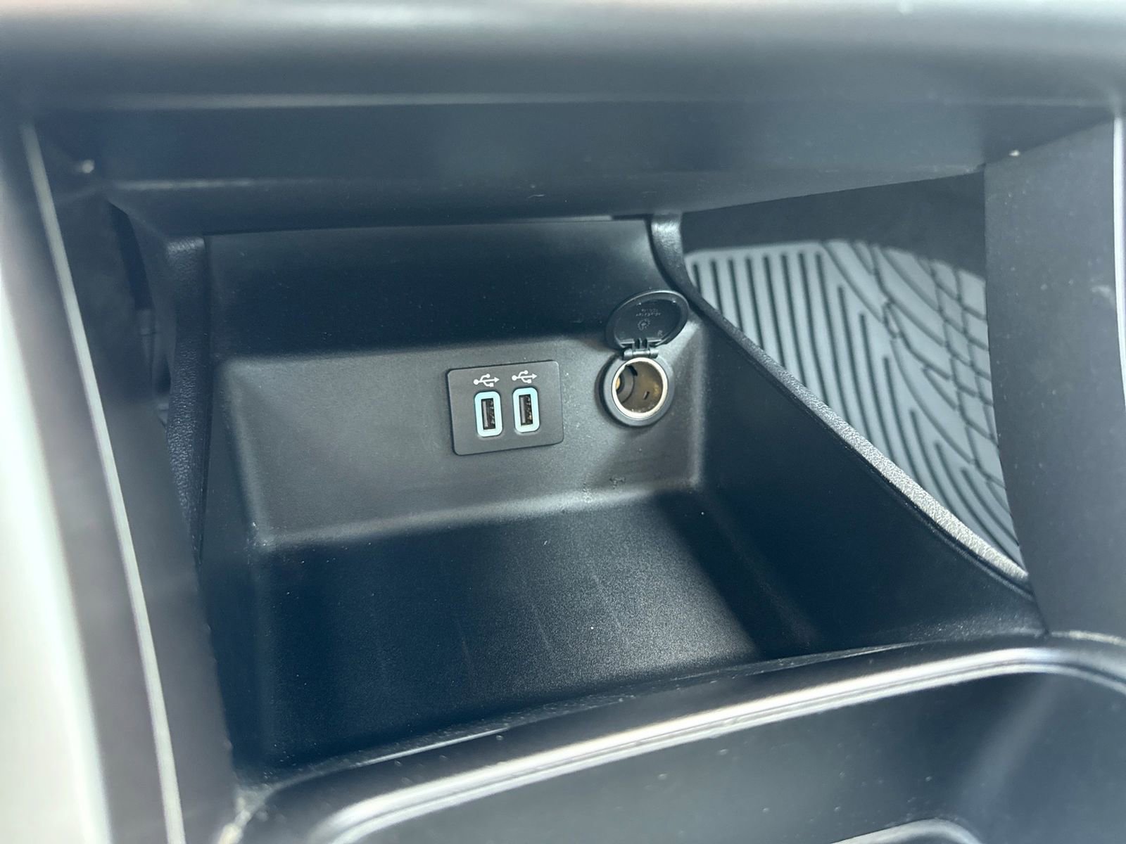 Certified 2020 Ford Fusion SE FWD image 33