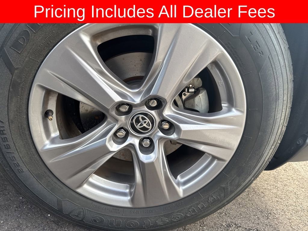 Used 2022 Toyota RAV4 XLE w/ Convenience Package FWD image 8