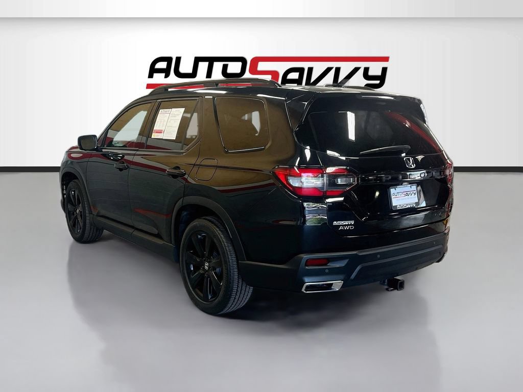 Used 2025 Honda Pilot Black Edition image 5
