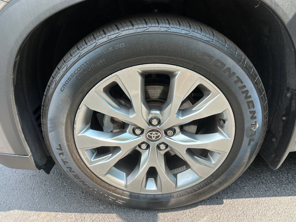 Used 2025 Toyota Grand Highlander AWD image 25