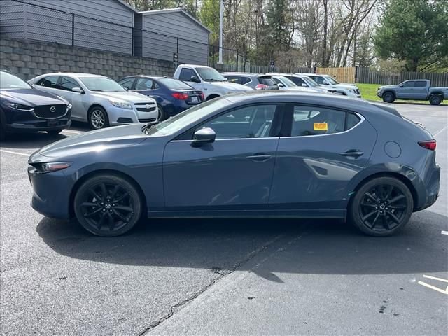 Used 2020 MAZDA MAZDA3 Hatchback w/ Premium Package image 4