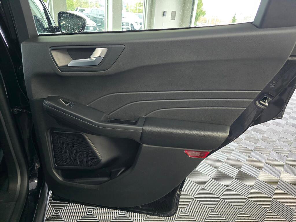 Used 2024 Ford Escape Platinum image 37