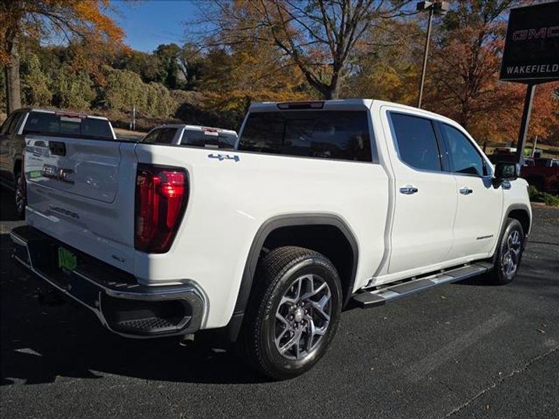 New 2026 GMC Sierra 1500 SLT image 3