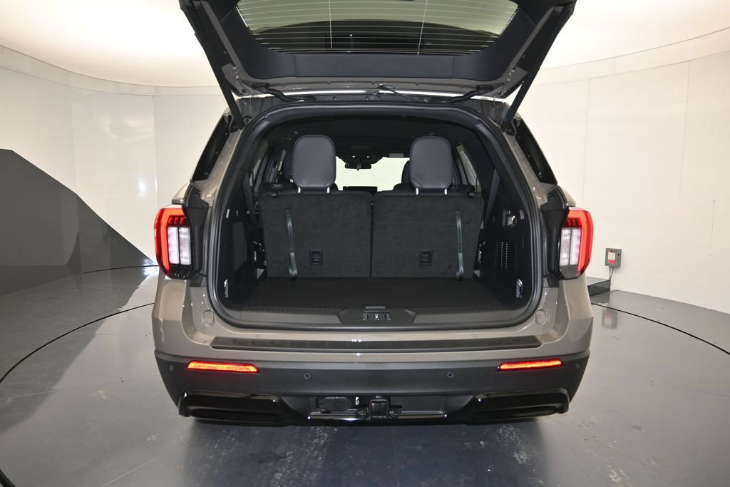 New 2027 Ford Explorer ST-Line w/ ST-Line Street Pack RWD image 26