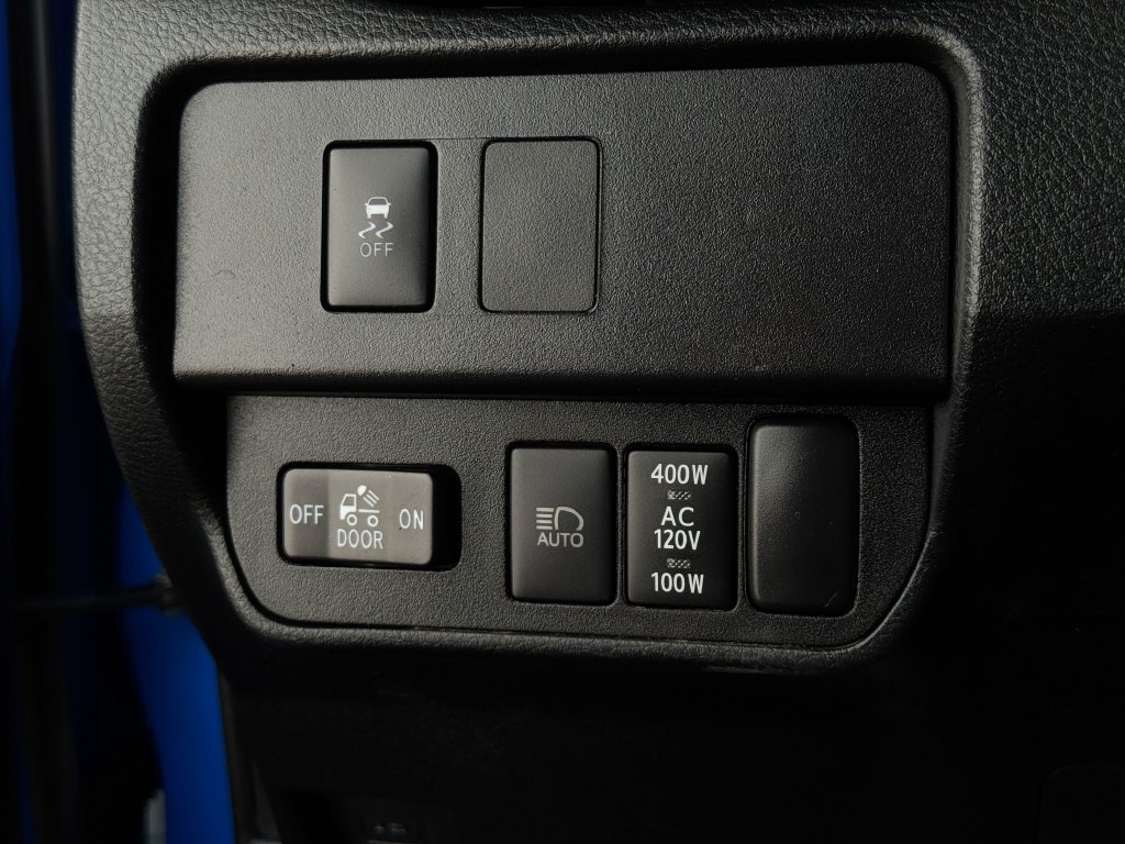 Used 2020 Toyota Tacoma TRD Off-Road w/ Technology Package AWD/4WD image 12