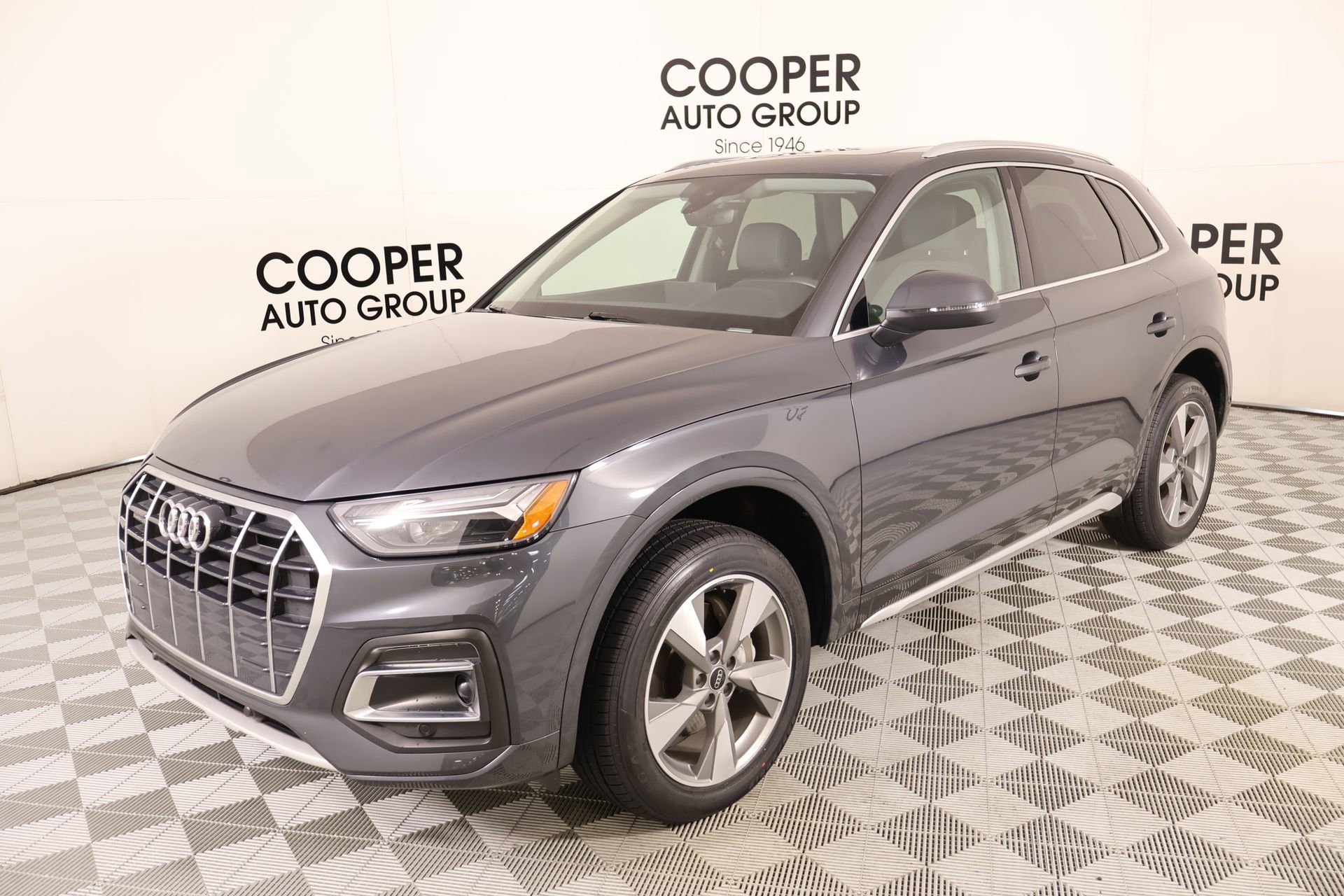 Used 2023 Audi Q5 2.0T Premium w/ Convenience Package image 10