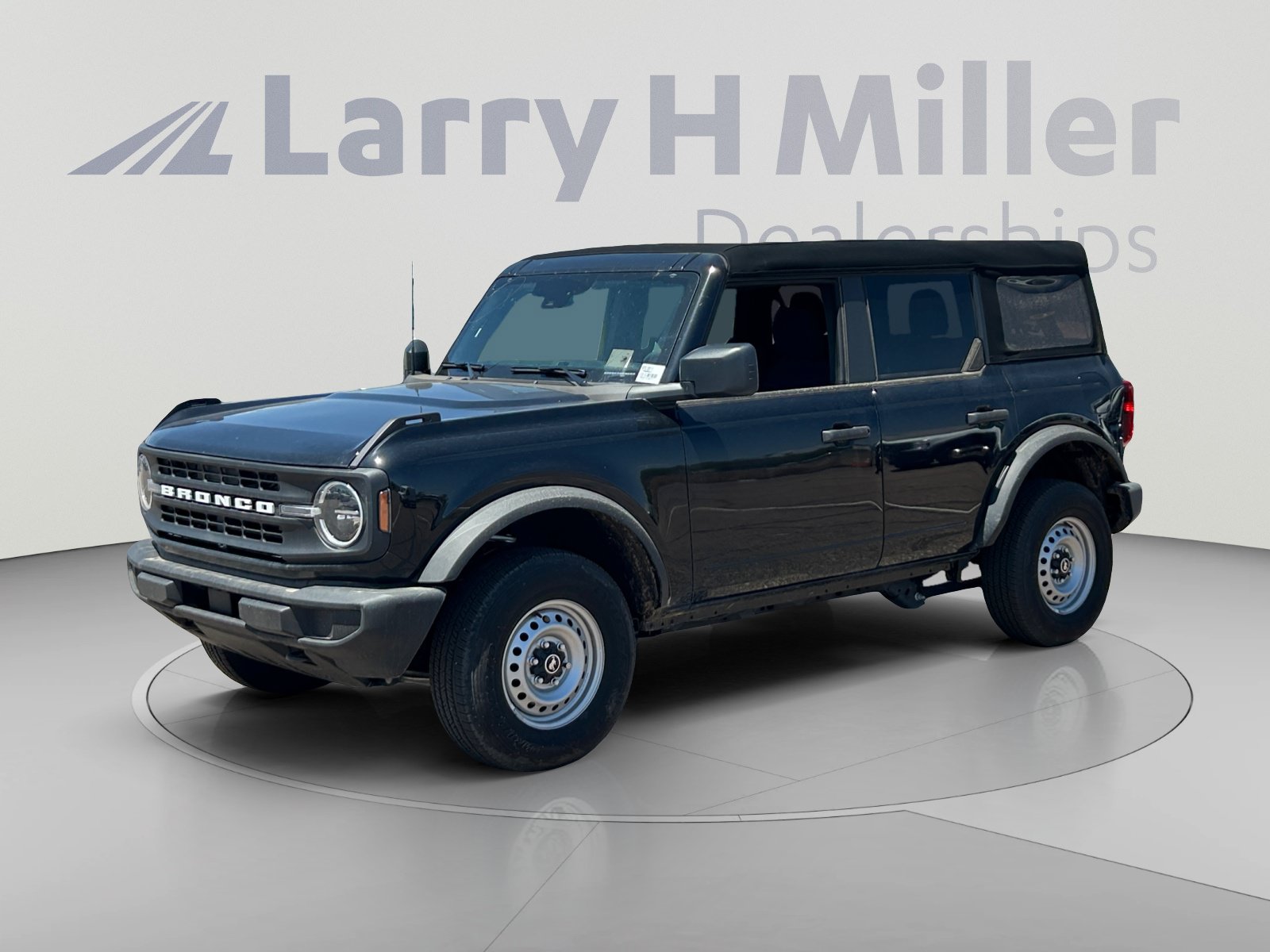 New 2025 Ford Bronco 4-Door AWD/4WD image 1