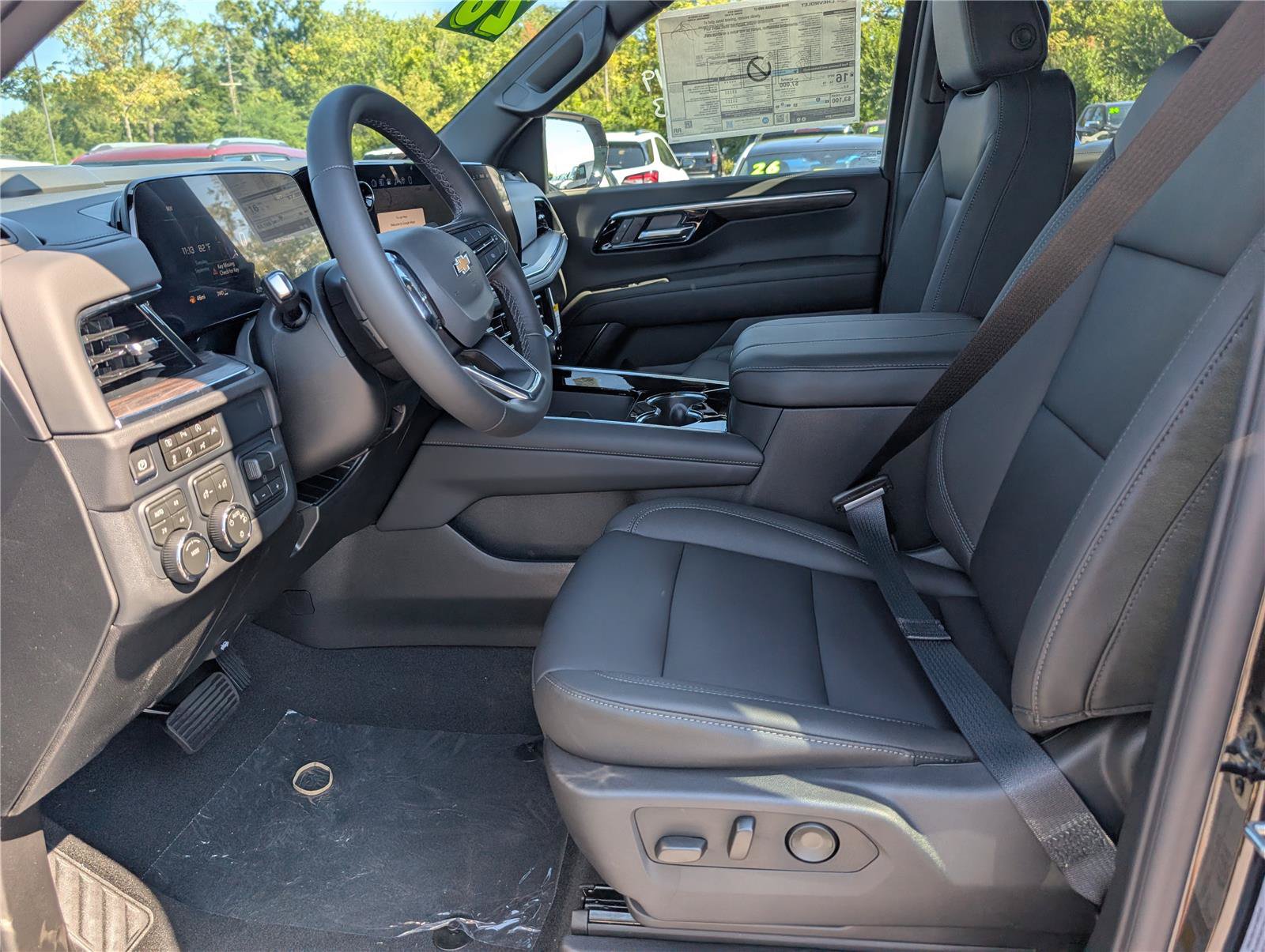 New 2026 Chevrolet Suburban LT w/ Sun And Tow Package AWD/4WD image 14