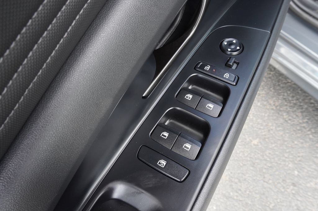 Used 2026 Hyundai Elantra Sport FWD image 15