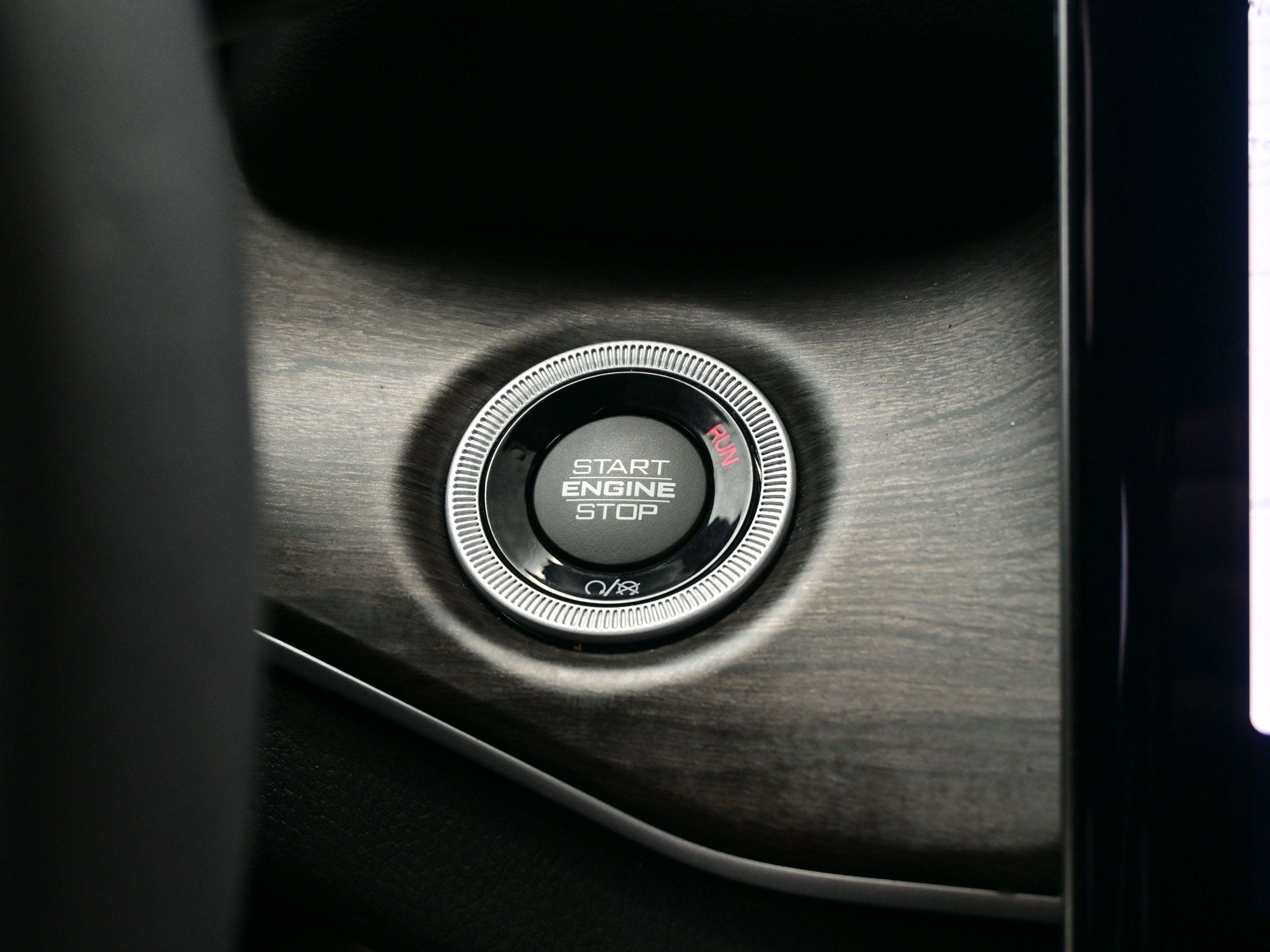 Used 2023 Jeep Grand Cherokee Limited image 23