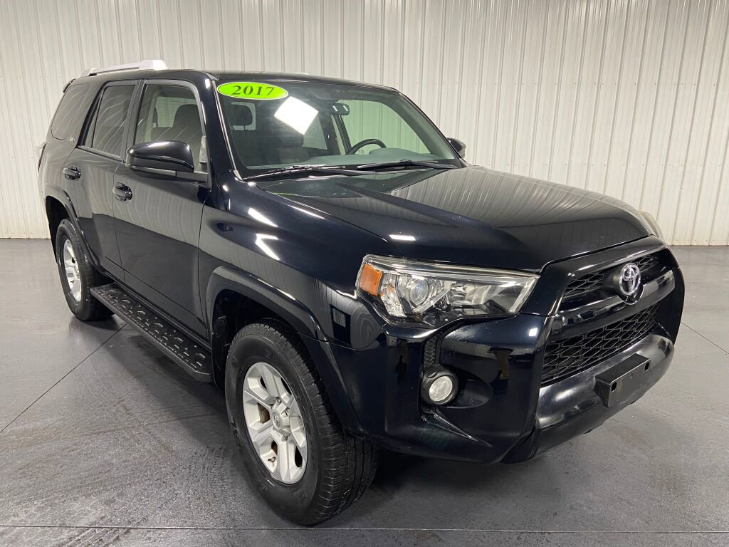 Used 2017 Toyota 4Runner SR5 image 2