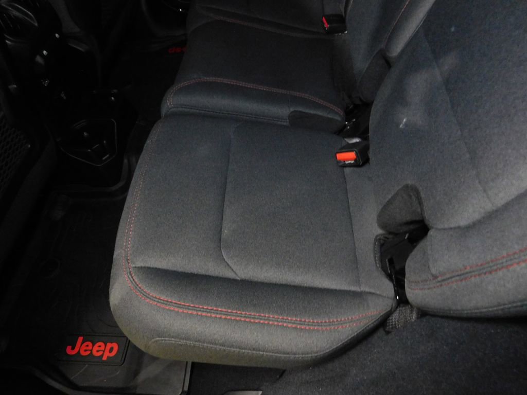 Used 2024 Jeep Wrangler Unlimited Rubicon w/ Technology Group AWD/4WD image 78