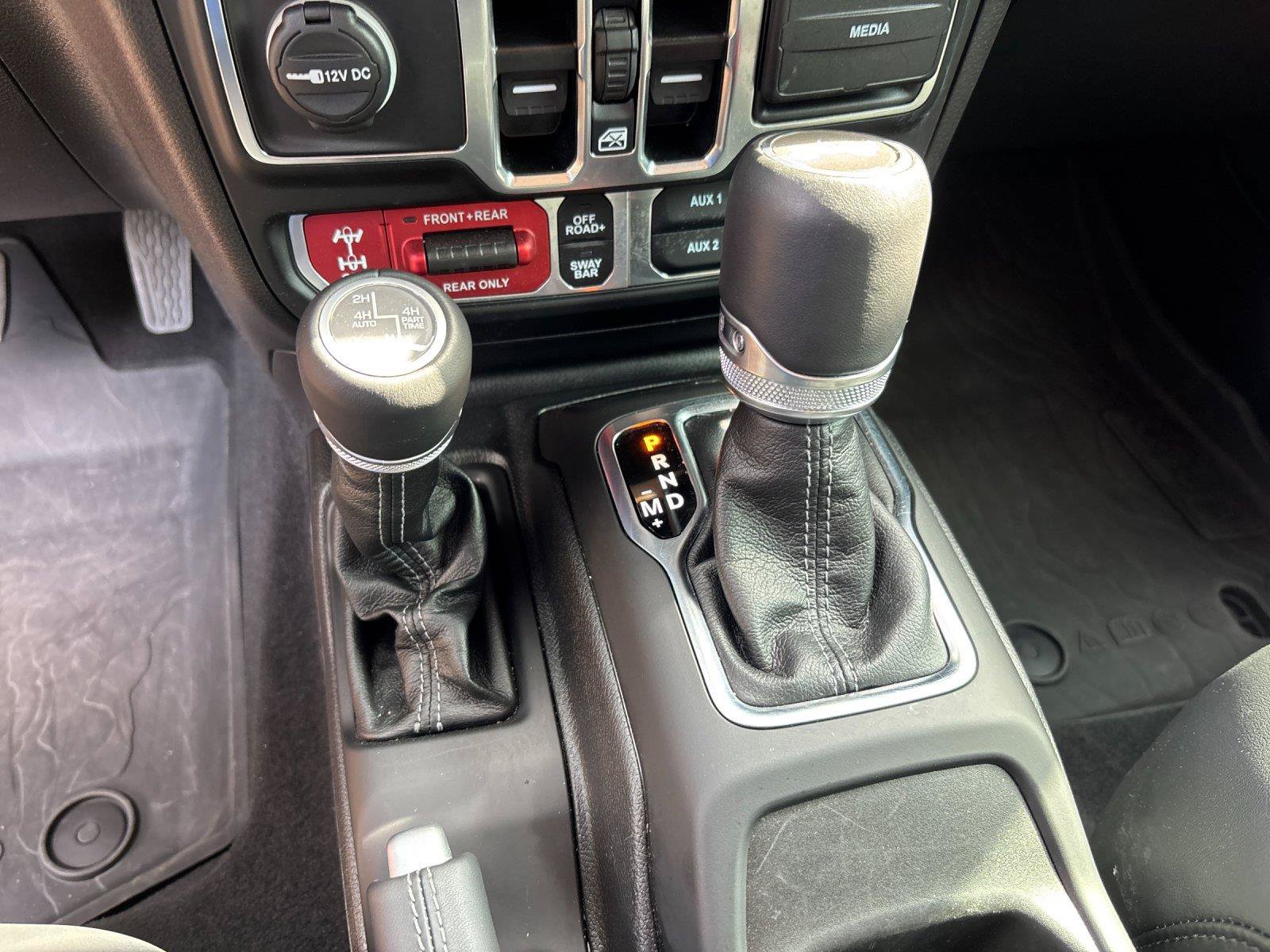 Used 2025 Jeep Wrangler Unlimited Rubicon AWD/4WD image 28