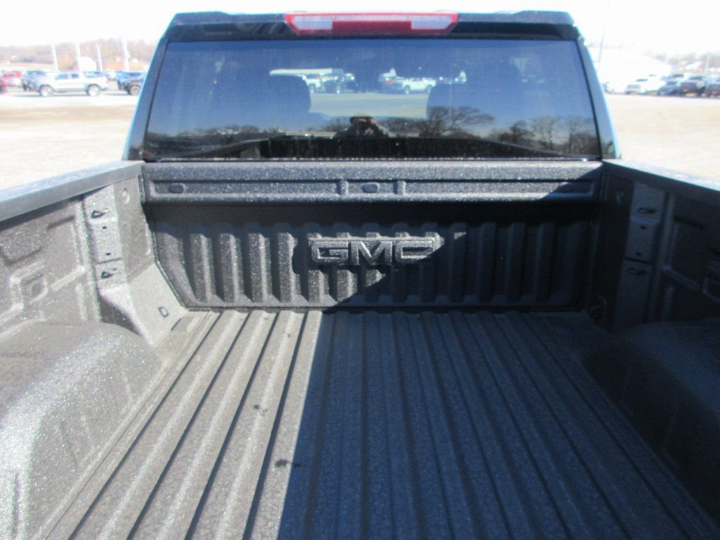 New 2026 GMC Sierra 1500 SLE image 6