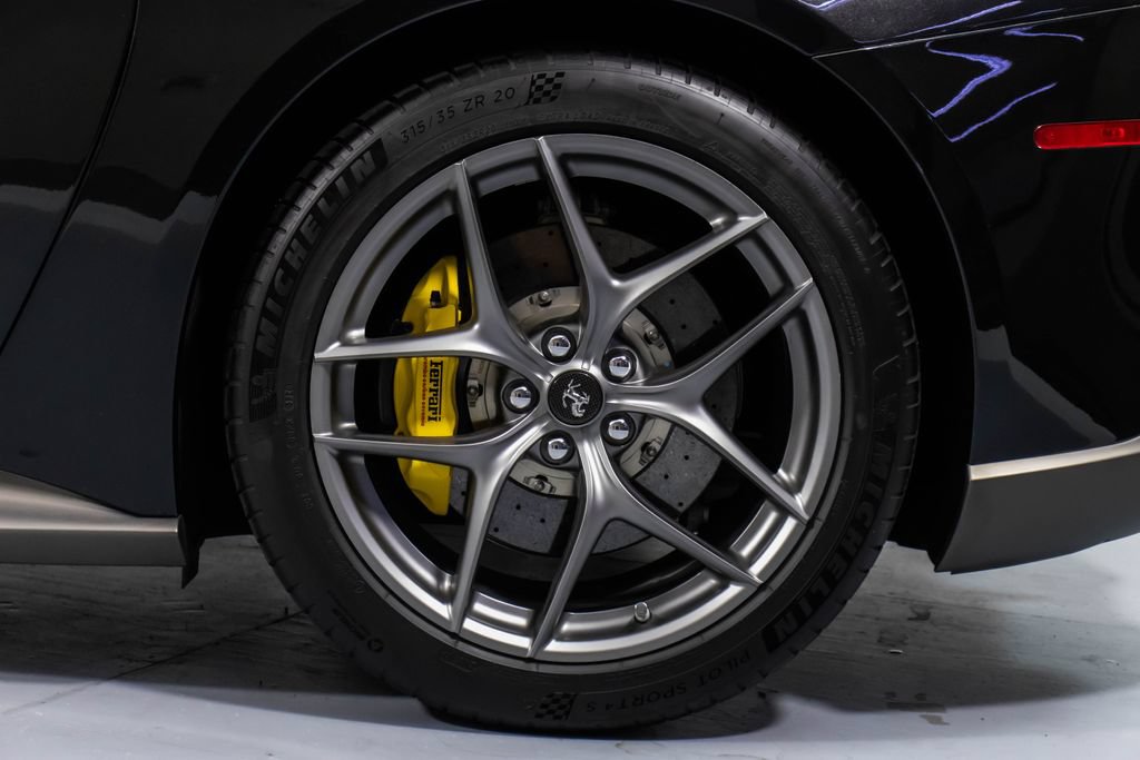 Used 2014 Ferrari F12 Berlinetta RWD image 61