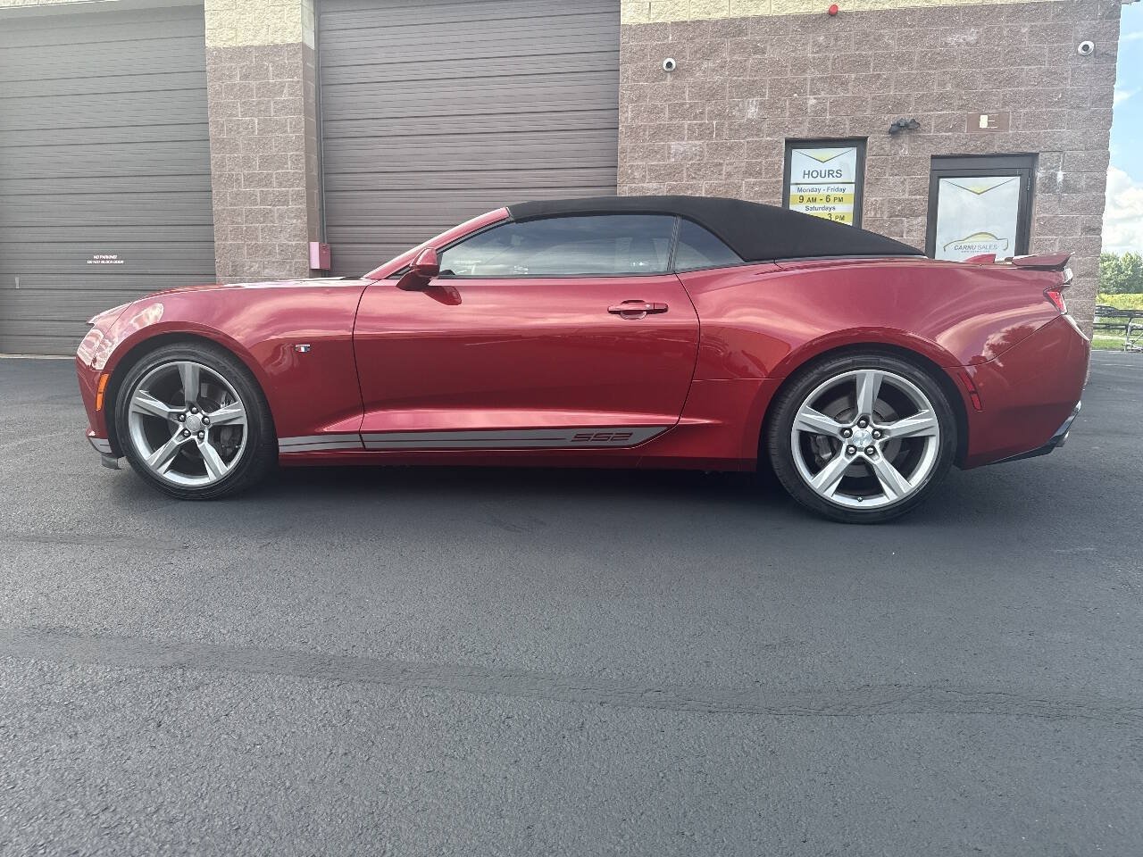 Used 2017 Chevrolet Camaro SS RWD image 22