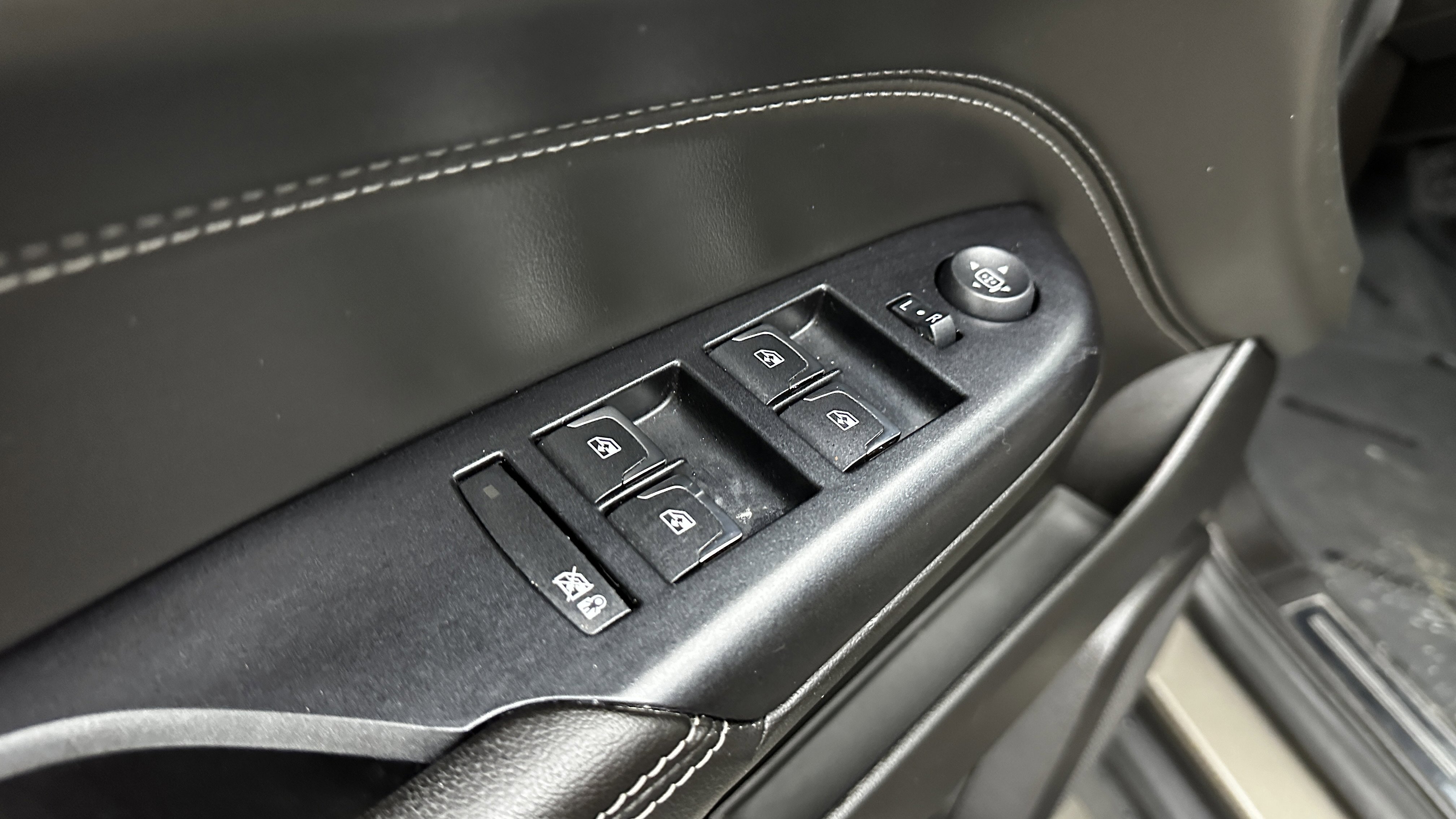 Used 2014 Cadillac SRX FWD image 11