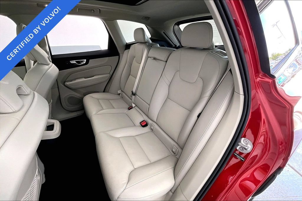 Certified 2025 Volvo XC60 B5 Plus AWD/4WD image 35