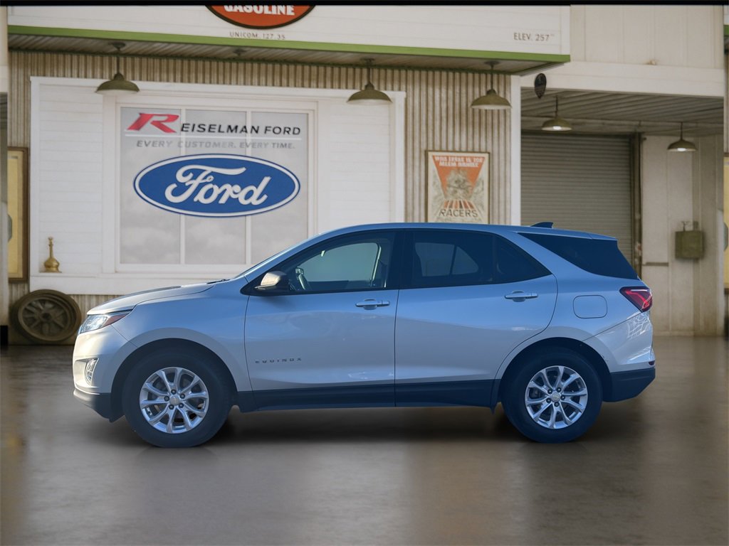 Used 2019 Chevrolet Equinox LS w/ LS Convenience Package image 3