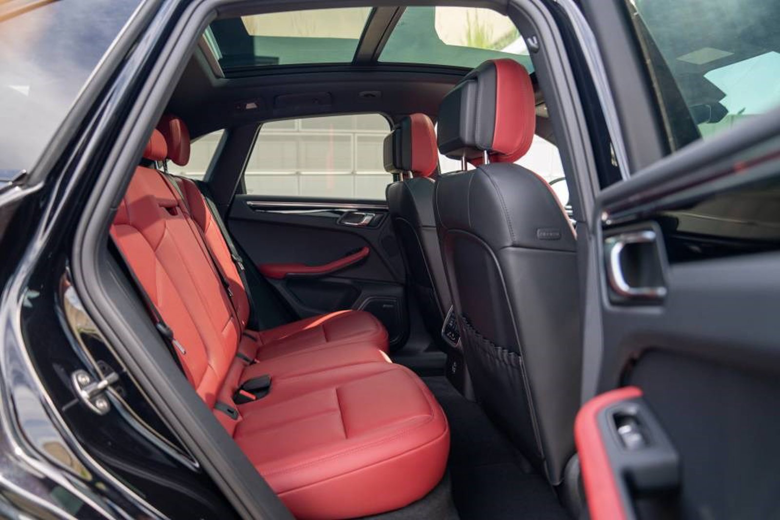 New 2026 Porsche Macan Turbo AWD/4WD image 25