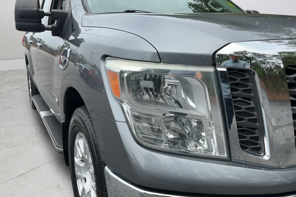 Used 2017 Nissan Titan SV RWD image 26